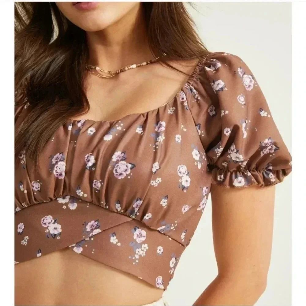 Altar'd State ladies crop top brown floral short sleeve